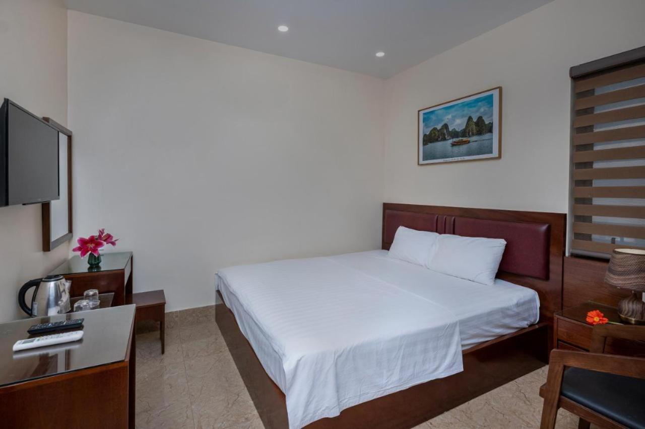 Aroma Cat Ba Sea View Hotel Chan Chau Экстерьер фото